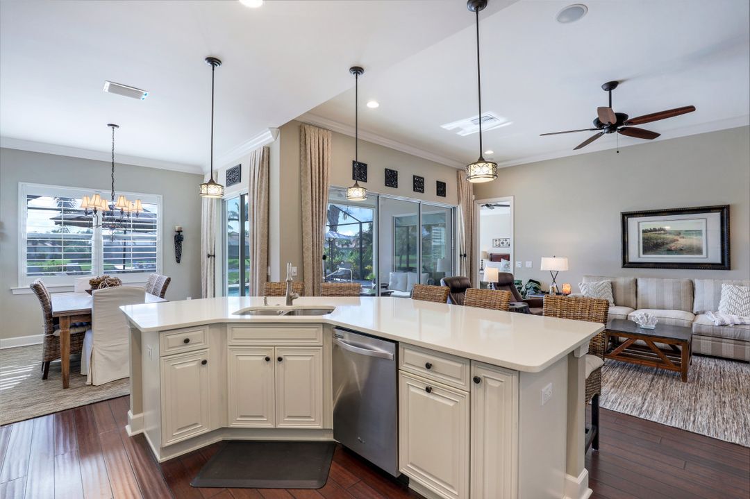 9447 Quarry Dr, Naples, FL 34120