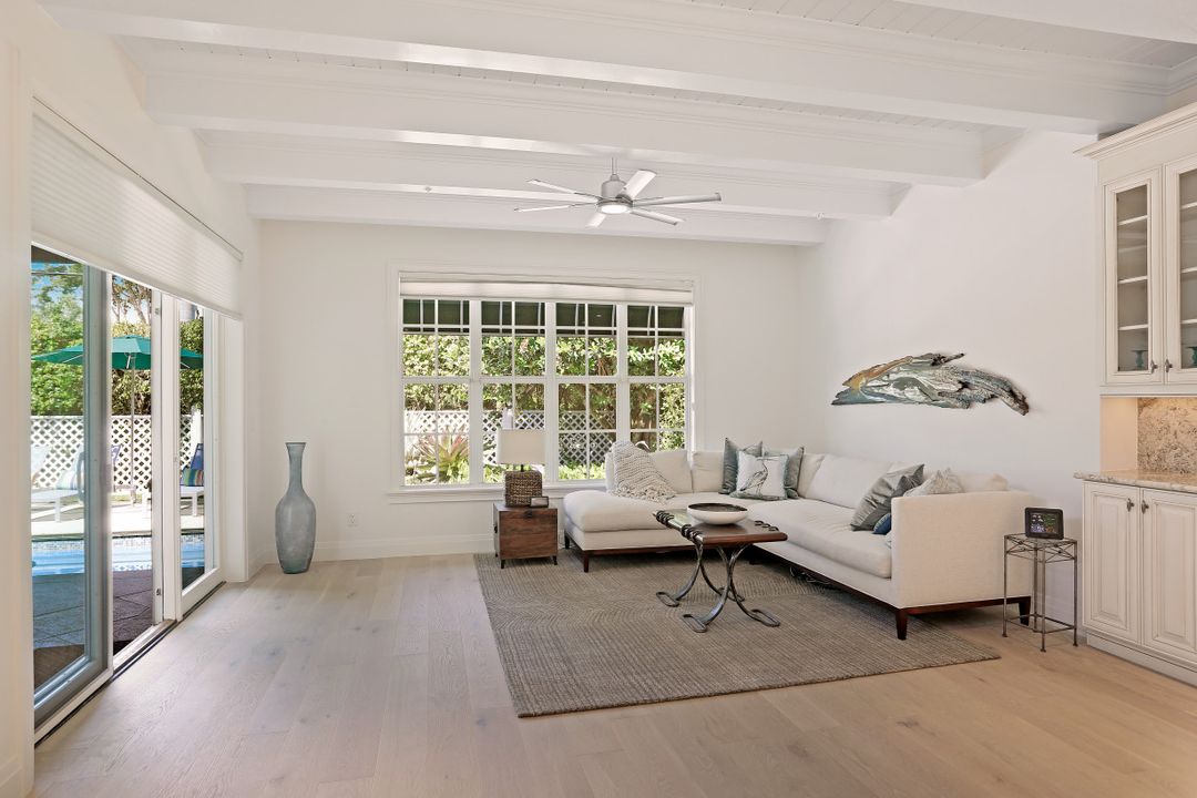 3725 Rachel Ln, Naples, FL 34103