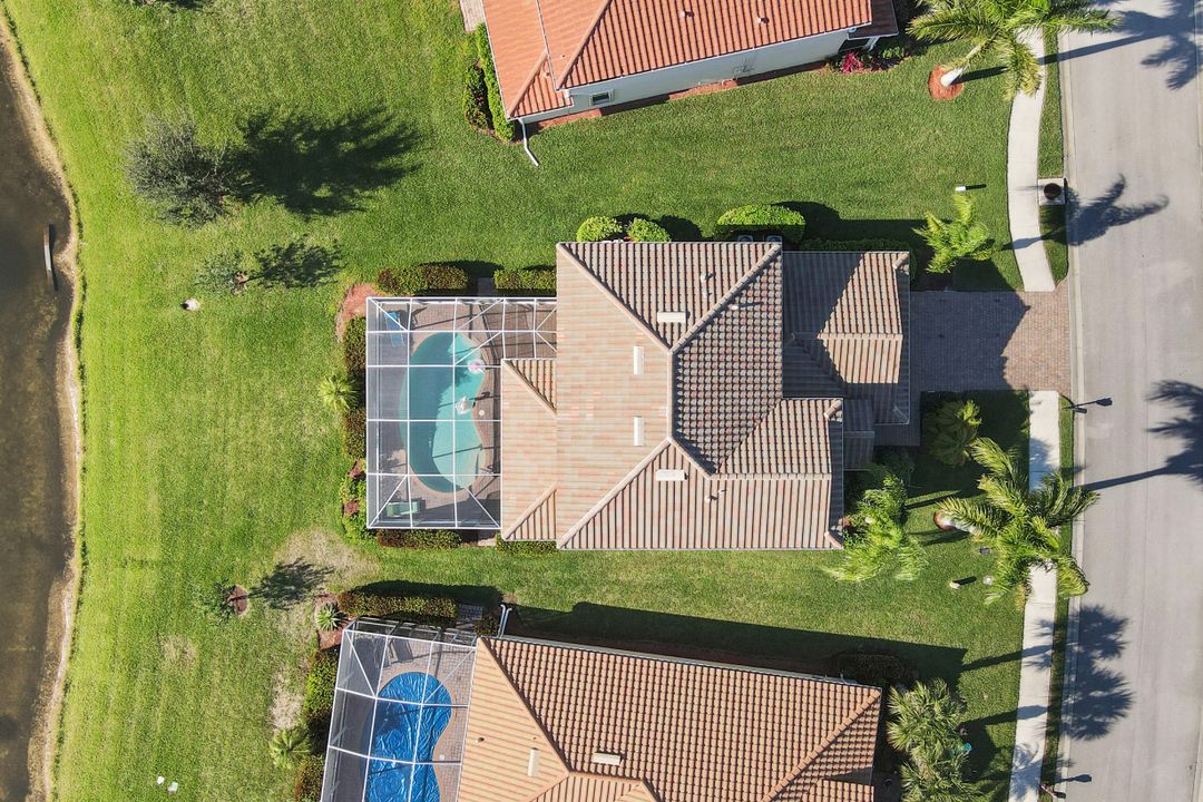 14832 Canton Ct, Naples, FL 34114