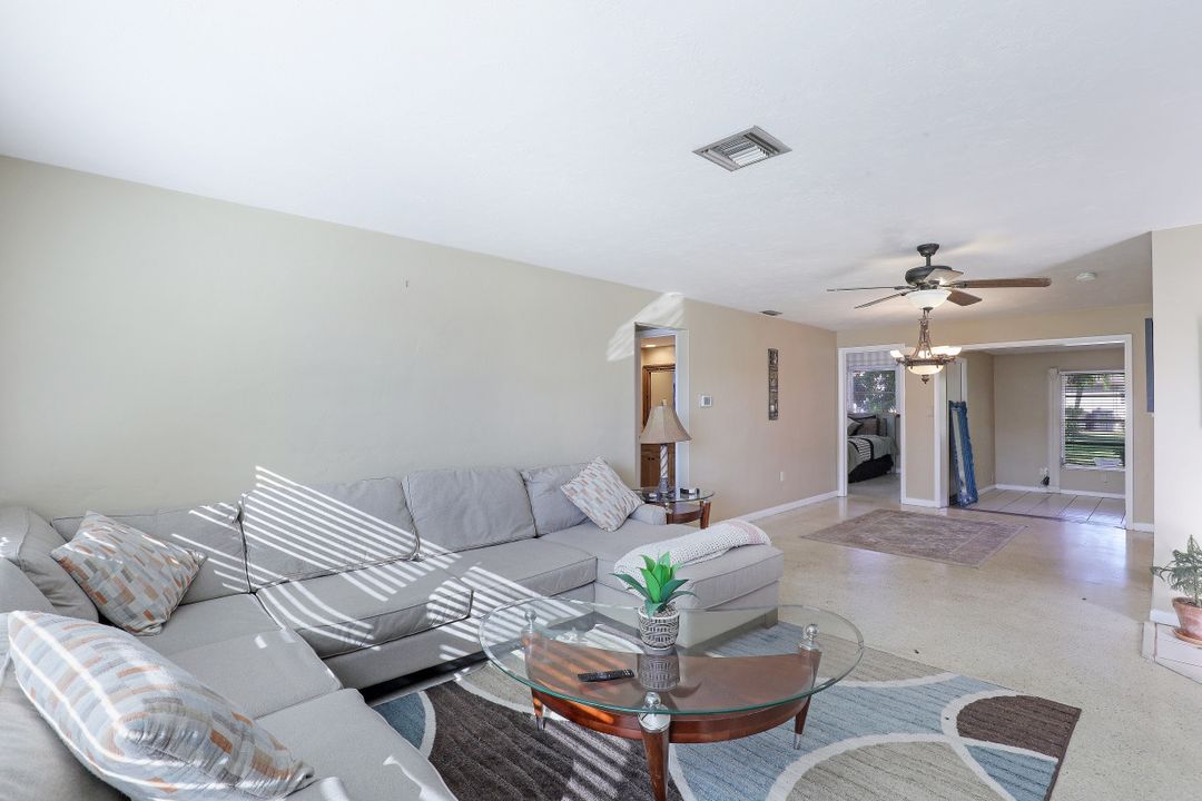 5757 Flamingo Dr, Cape Coral, FL 33904