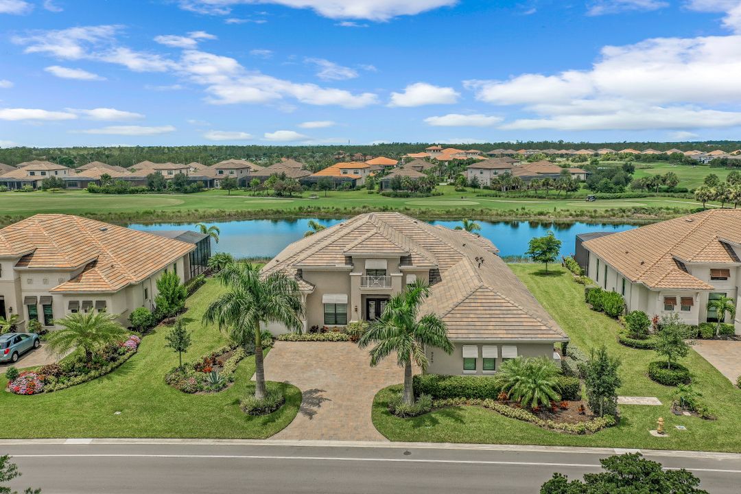 9249 Esplanade Blvd, Naples, FL 34119