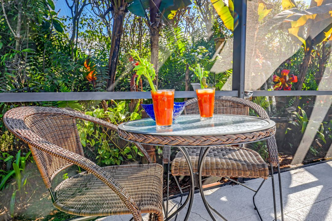 4459 Parrot Ave, Naples, FL 34104