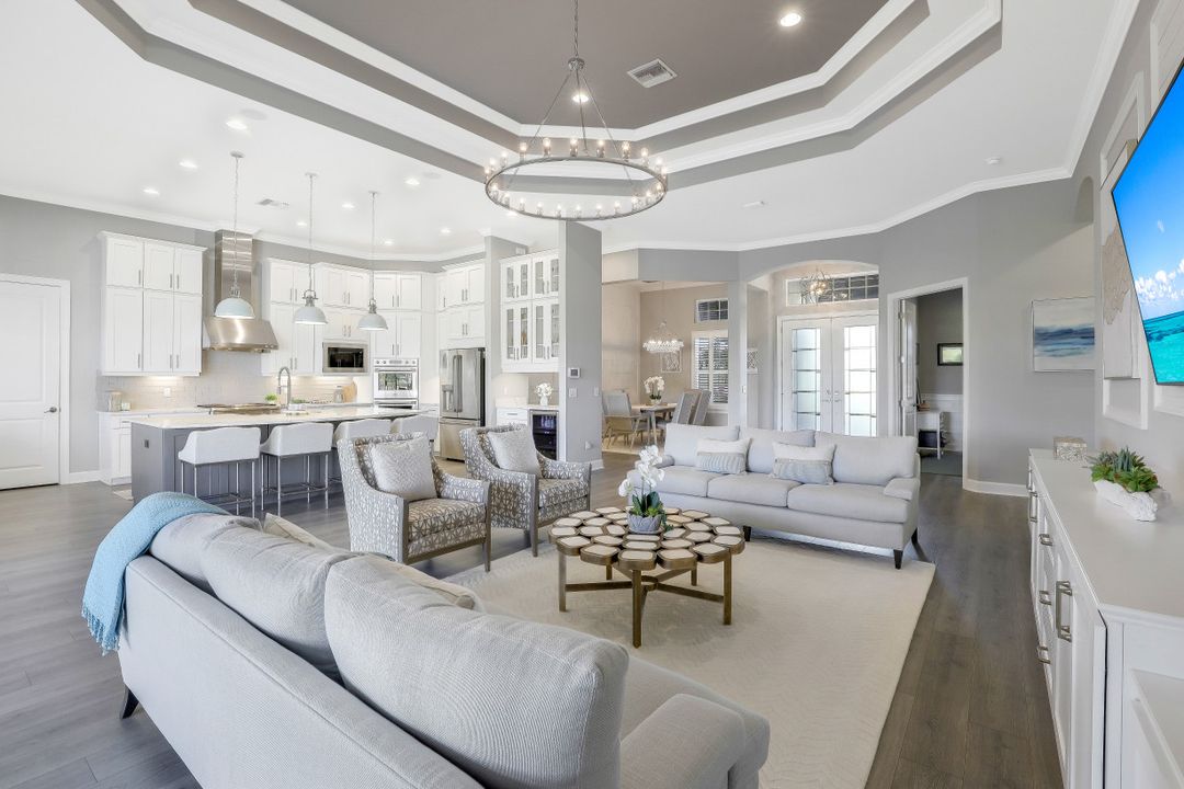 9308 Tulipano Ter, Naples, FL 34119