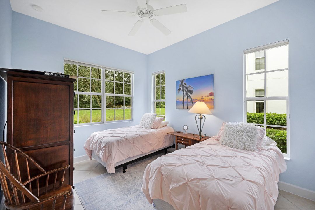 8080 Players Cove Dr Unit 102, Naples, FL 34113