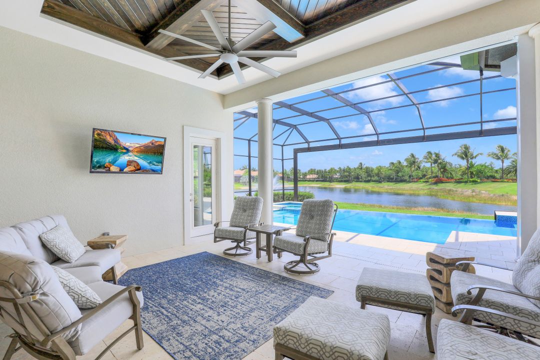 6587 Barbera Ln, Naples, FL 34113