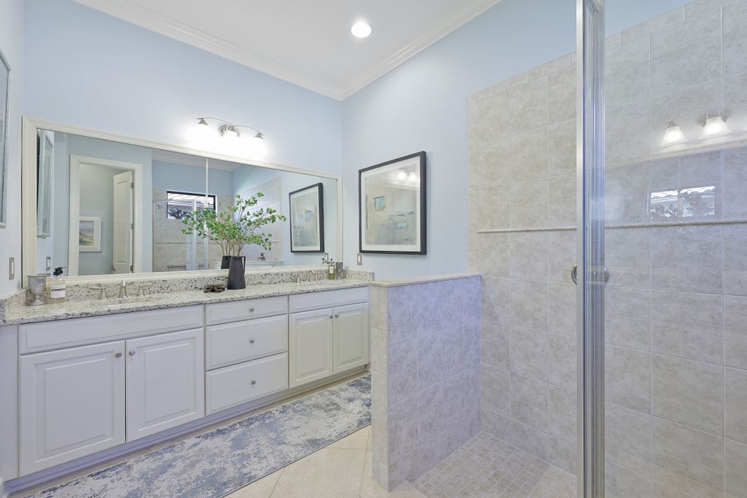 8880 Savona Ct, Naples, FL 34119