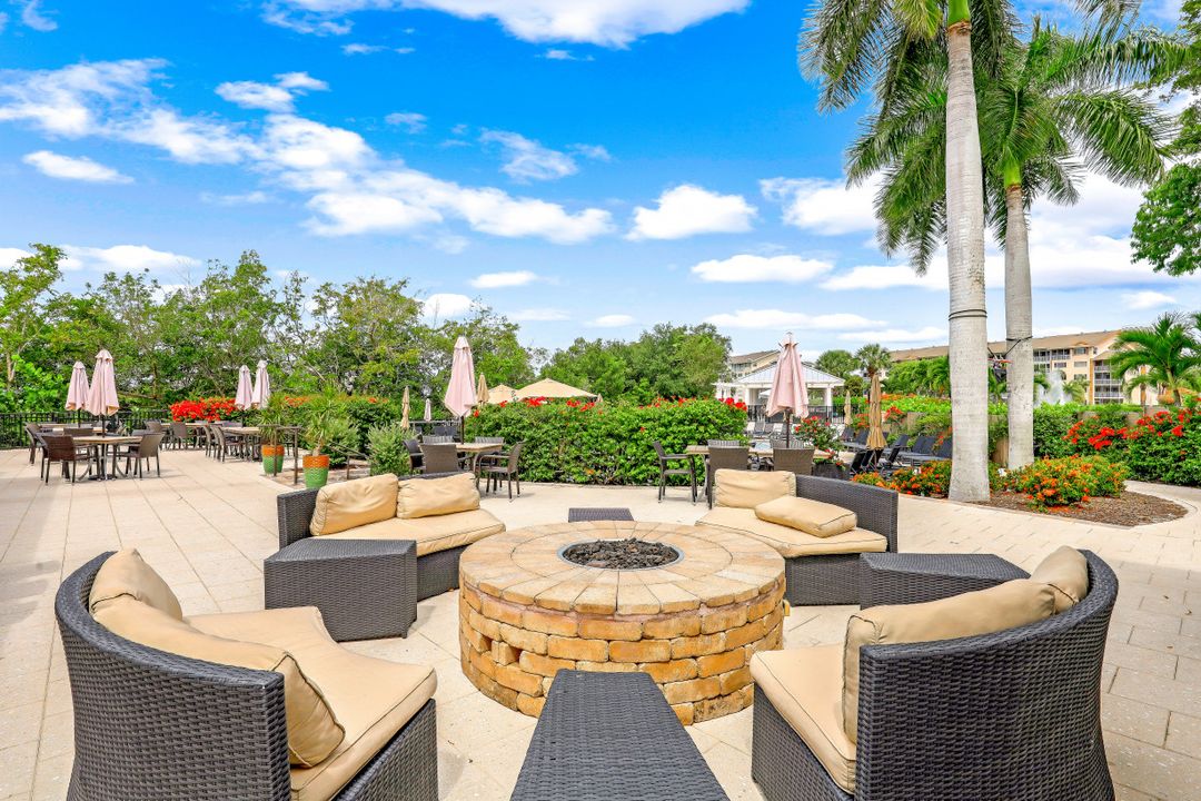 320 Horse Creek Dr #403, Naples, FL 34110