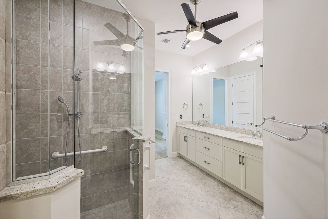 7007 Dominica Dr, Naples, FL 34113