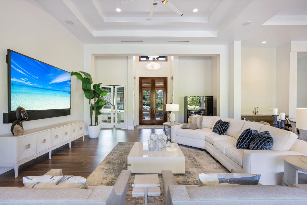 569 Neapolitan Way, Naples, FL 34103