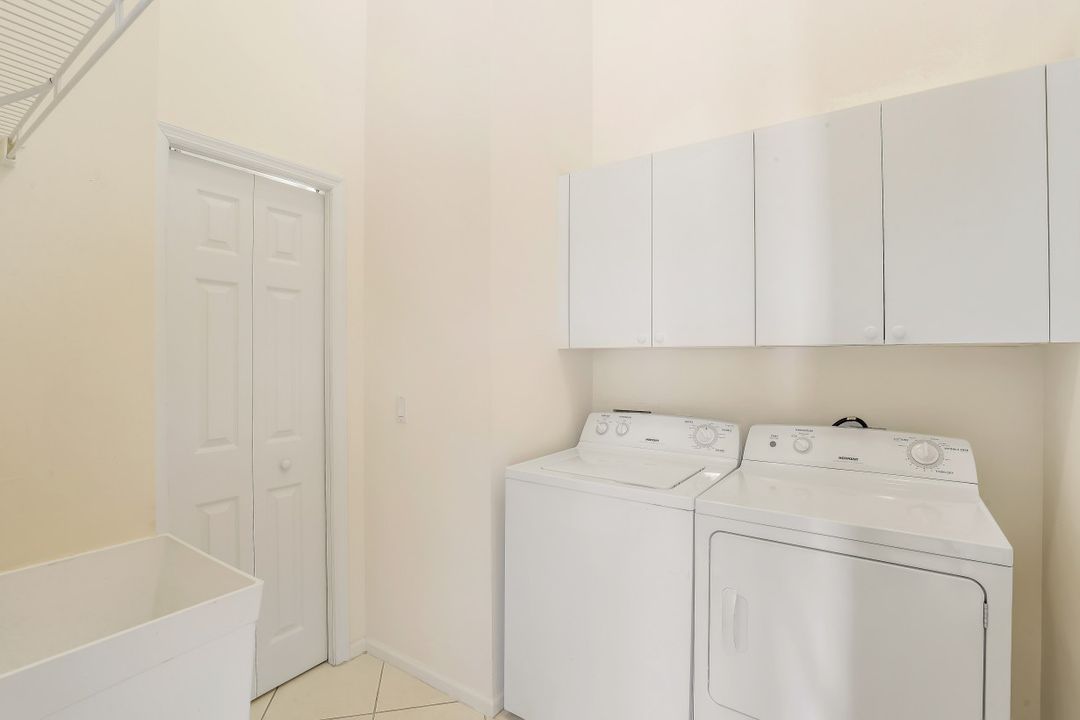 6830 Beach Resort Dr #4, Naples, FL 34114