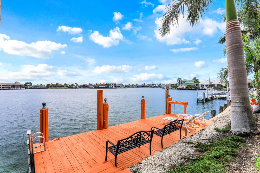 101 Landmark St, Marco Island, FL 34145