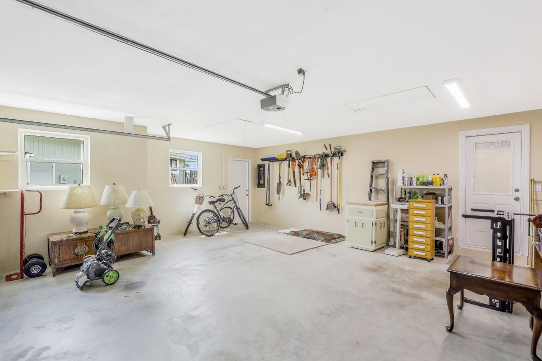 166 Hollyhock Ct, Marco Island, FL 34145