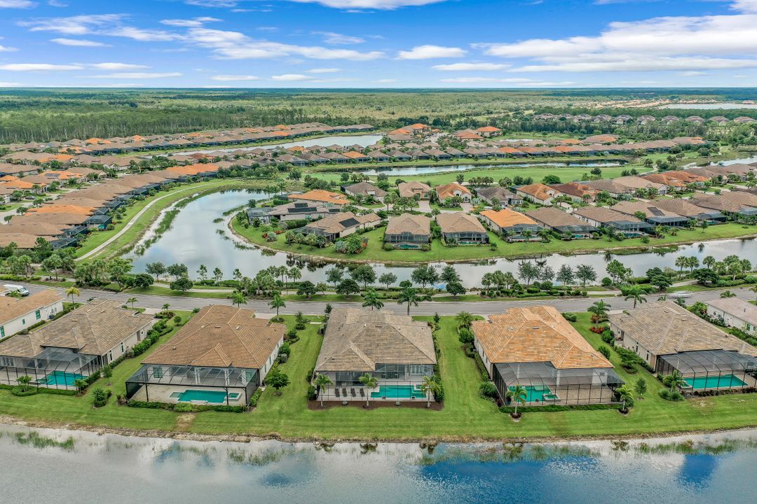 9249 Esplanade Blvd, Naples, FL 34119