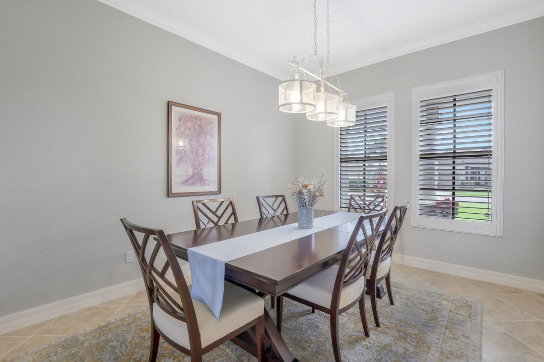 10153 Biscayne Bay Ln, Naples, FL 34120