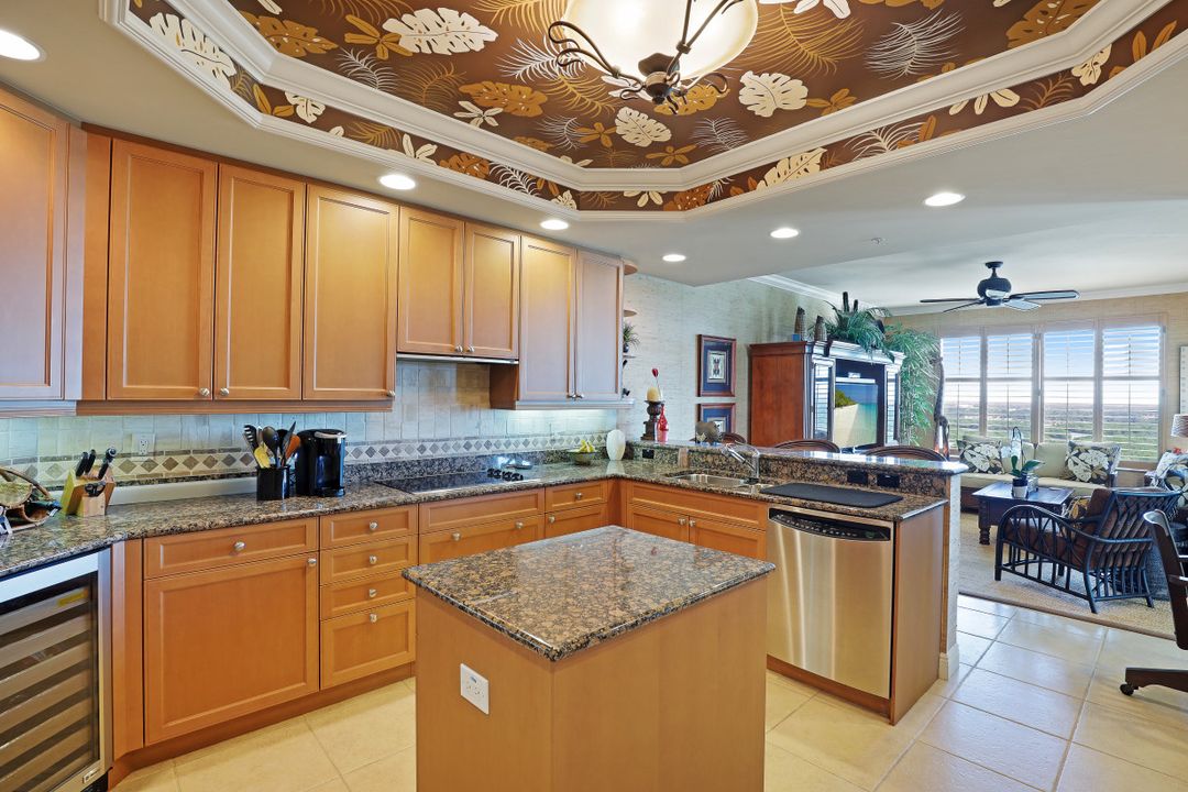 445 Cove Tower Dr #1402, Naples, FL 34110