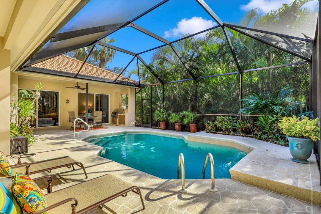 237 Charleston Ct, Naples, FL 34110