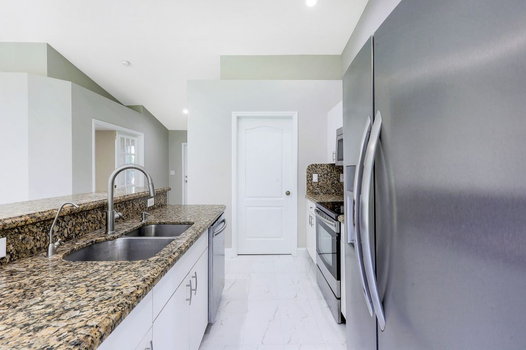 3521 NE 17th Pl, Cape Coral, FL 33909