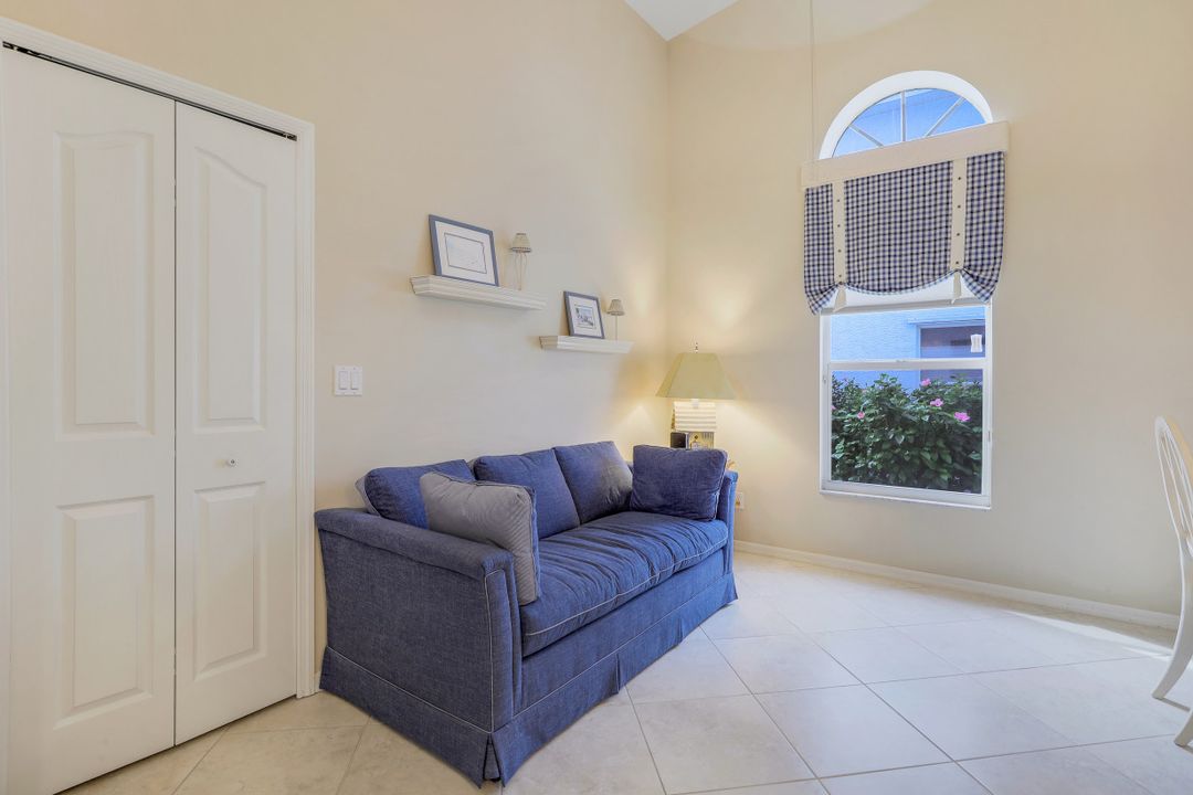 554 Captn Kate Ct, Naples, FL 34110