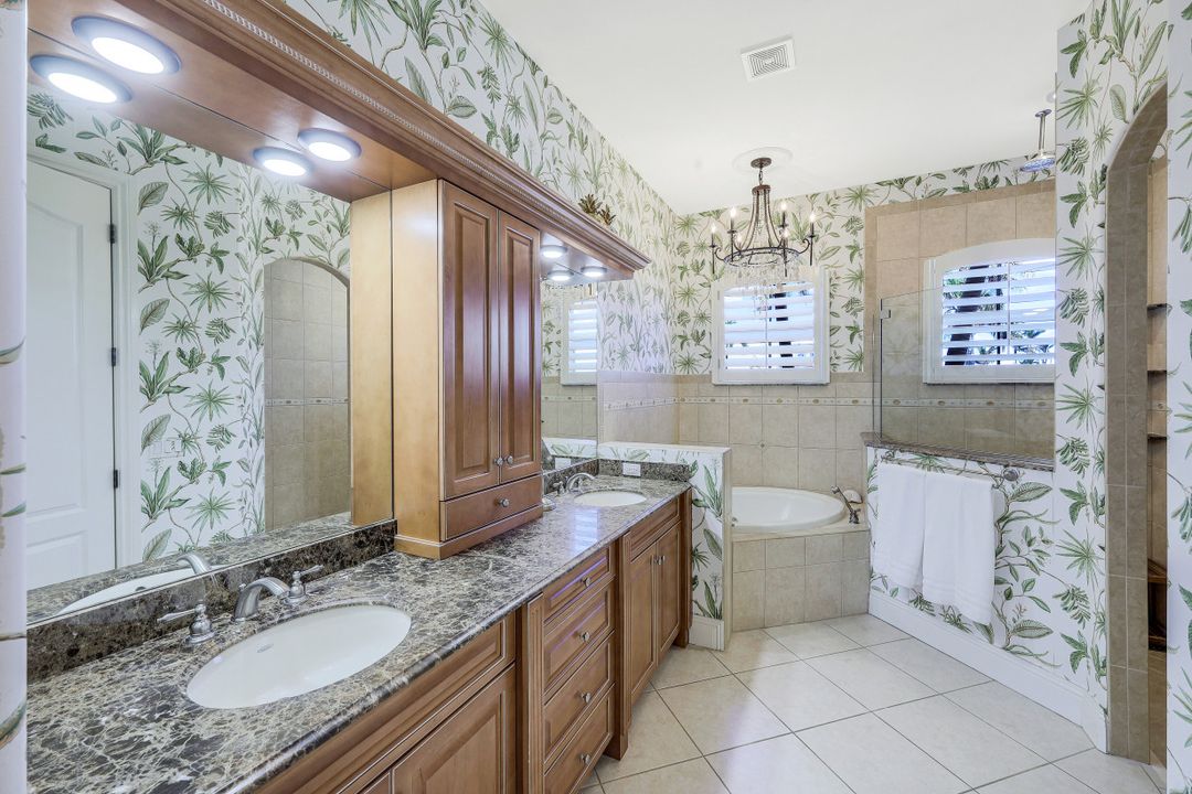 707 Plantation Ct, Marco Island, FL 34145