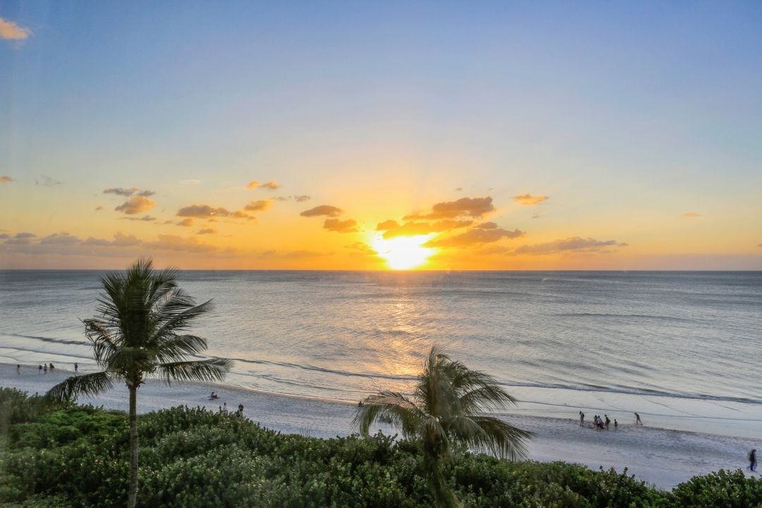 4951 Gulf Shore Blvd #302, Naples, FL 34103