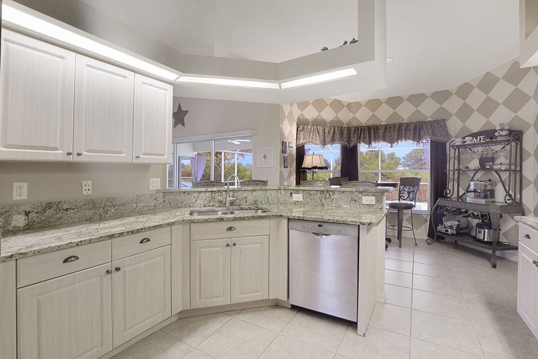 4176 NE 9th Pl, Cape Coral, FL 33909