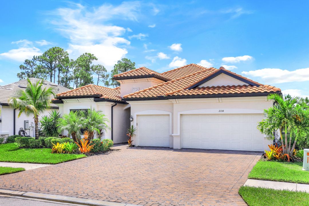2134 Antigua Ln, Naples, FL 34120