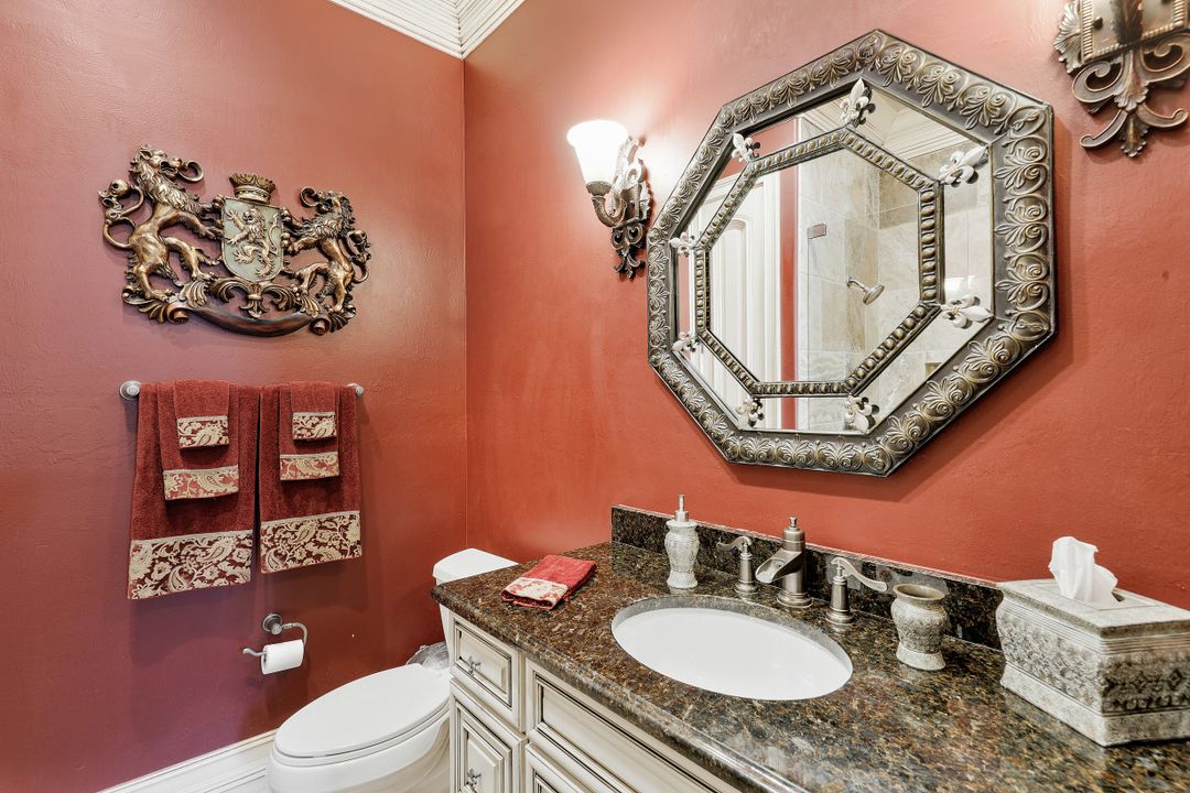 6411 Highcroft Dr, Naples, FL 34119