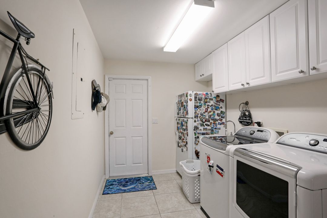 1020 NW 43rd Ave, Cape Coral, FL 33993