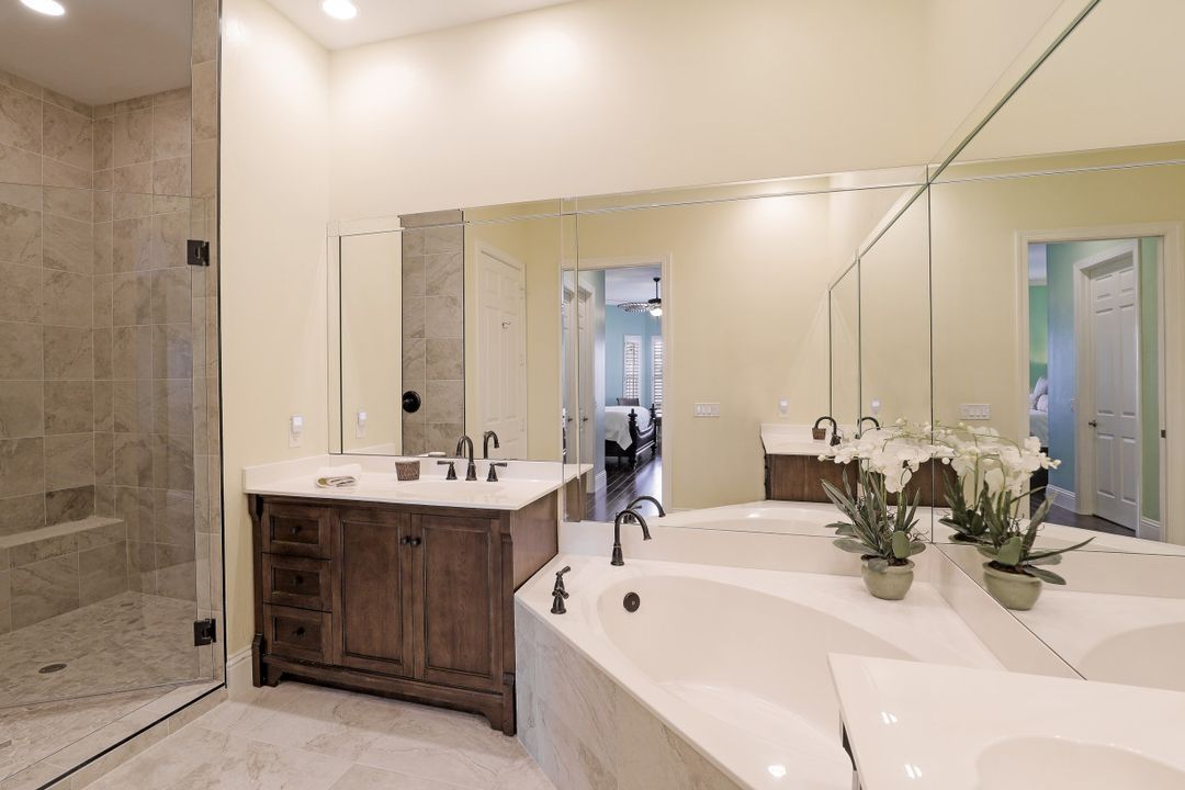 385 Sea Grove Ln #201, Naples, FL 34110