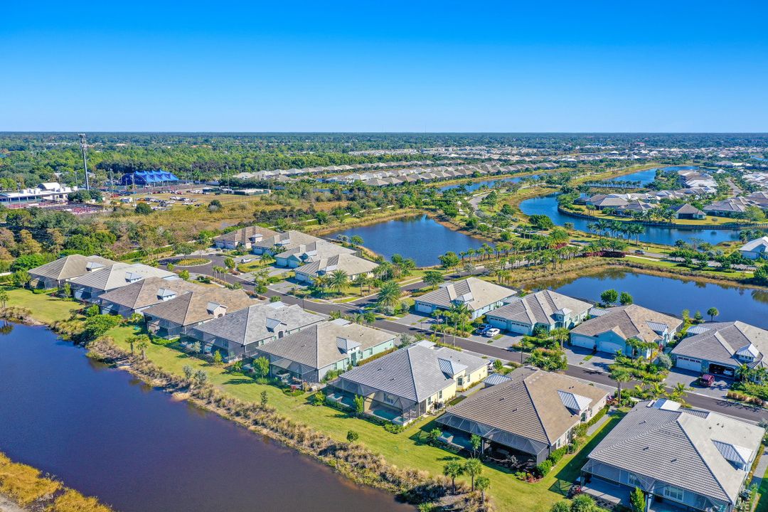 5855 Haiti Dr, Naples, FL 34112