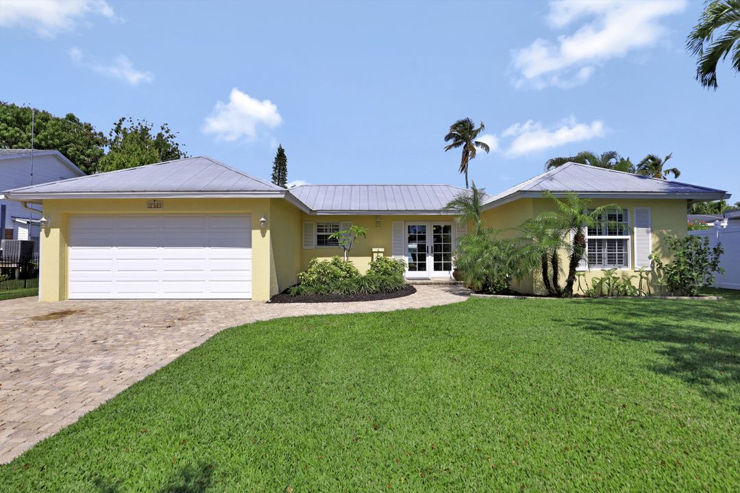 1765 Harbor Ln, Naples, FL 34104