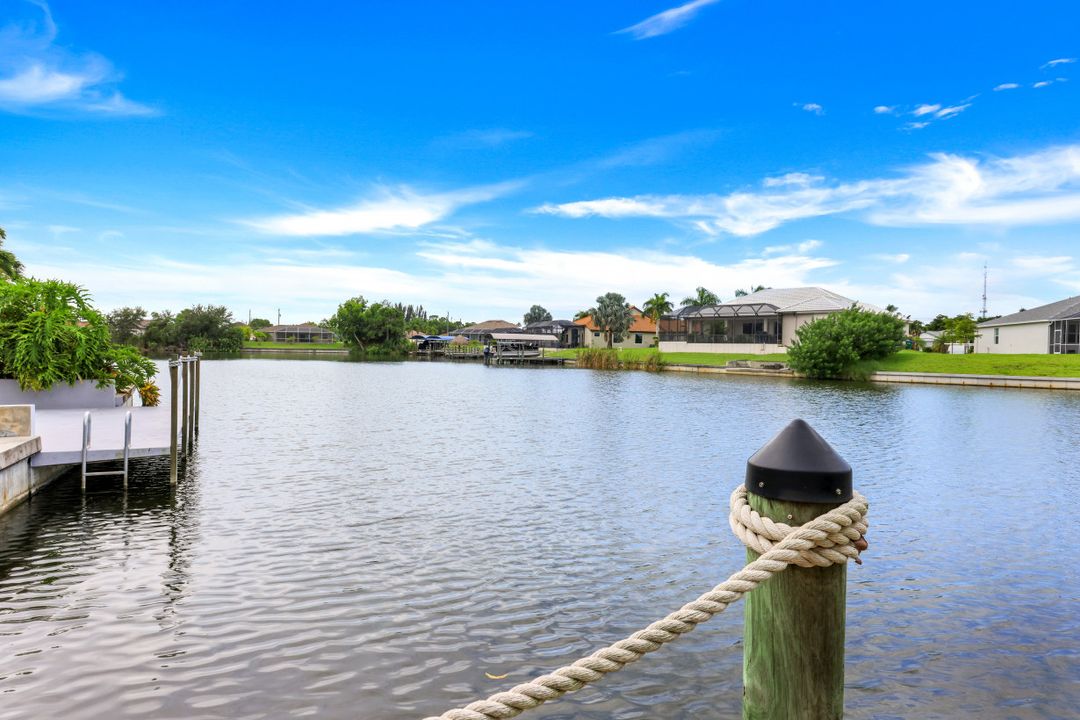 3026 SW 17th Pl, Cape Coral, FL 33914