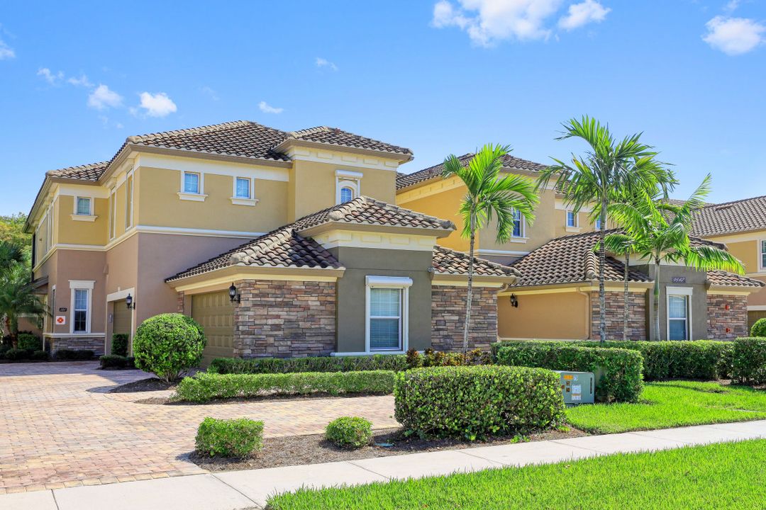 9542 Ironstone Terrace #202, Naples, FL 34120