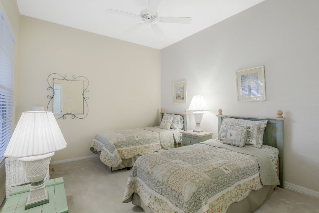 1818 Leamington Ln, Naples, FL 34109