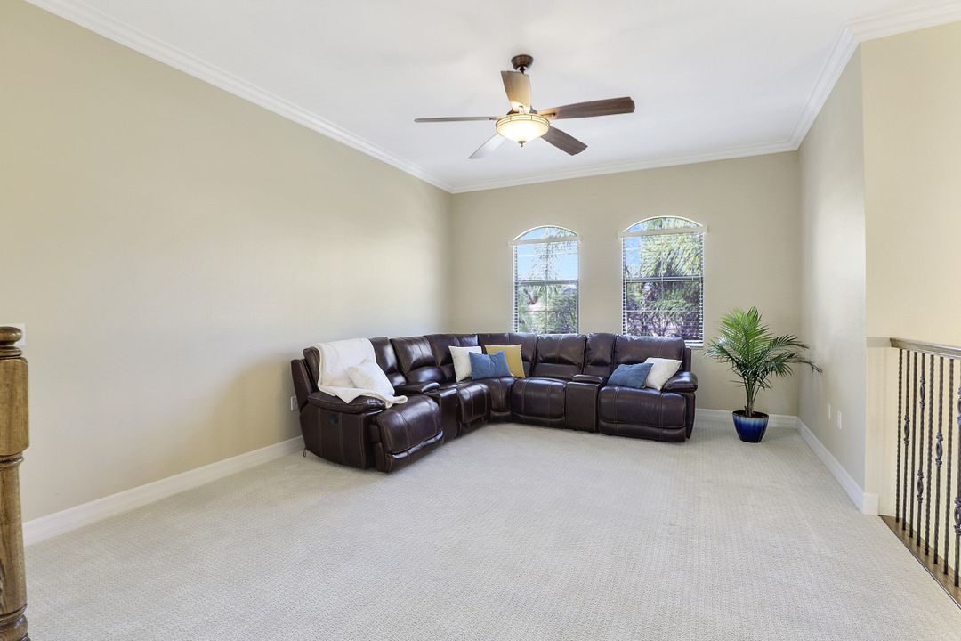 3896 Gibralter Dr, Naples, FL 34119