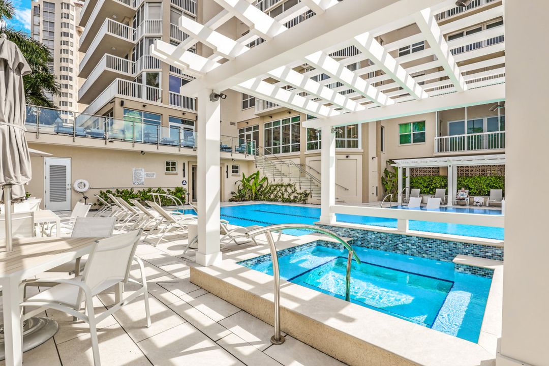 6585 Nicholas Blvd #1505, Naples, FL 34108