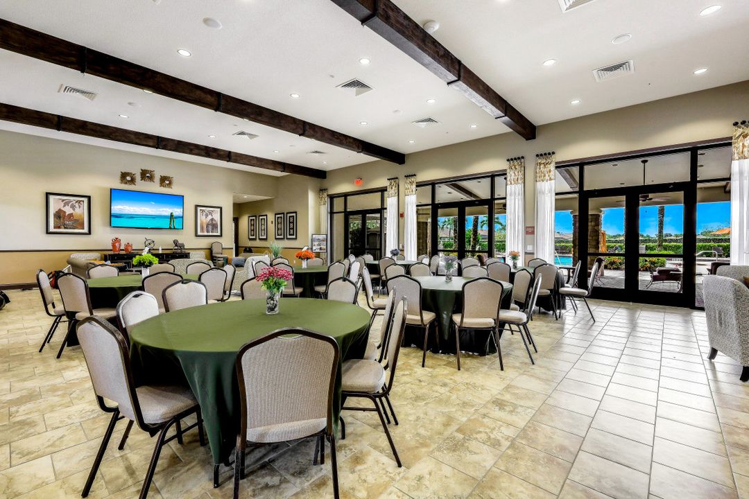 8447 Palacio Terrace W, Naples, FL 34114