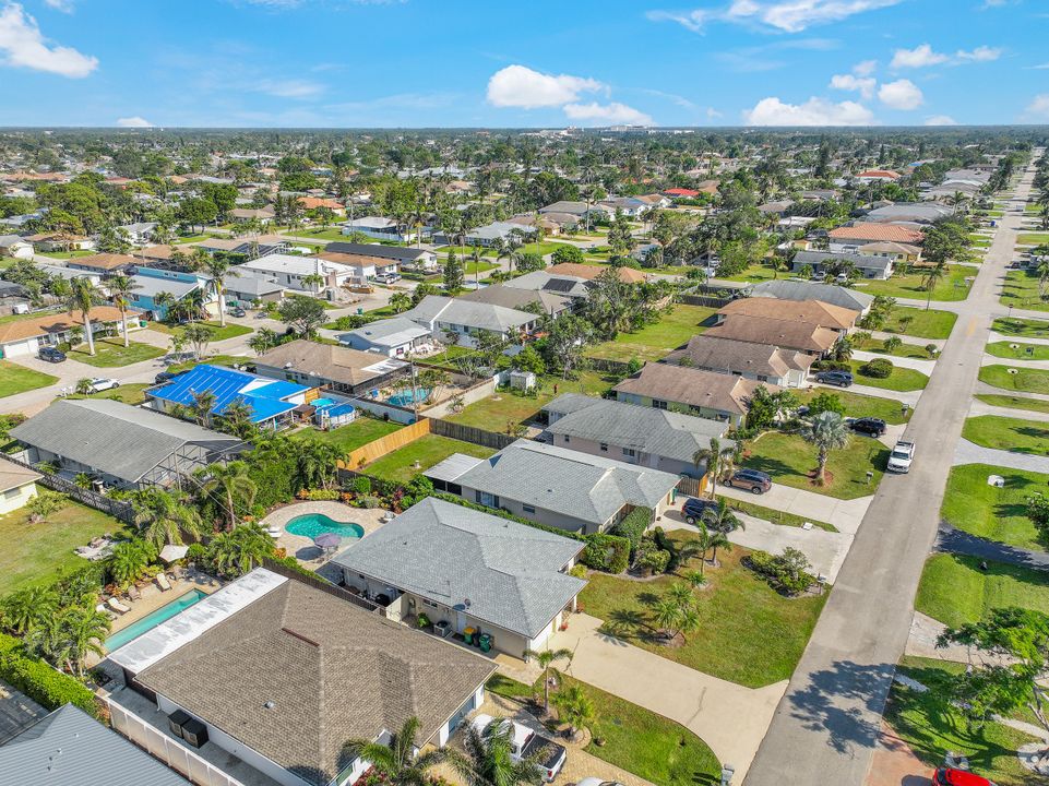 565 98th Ave N, Naples, FL 34108