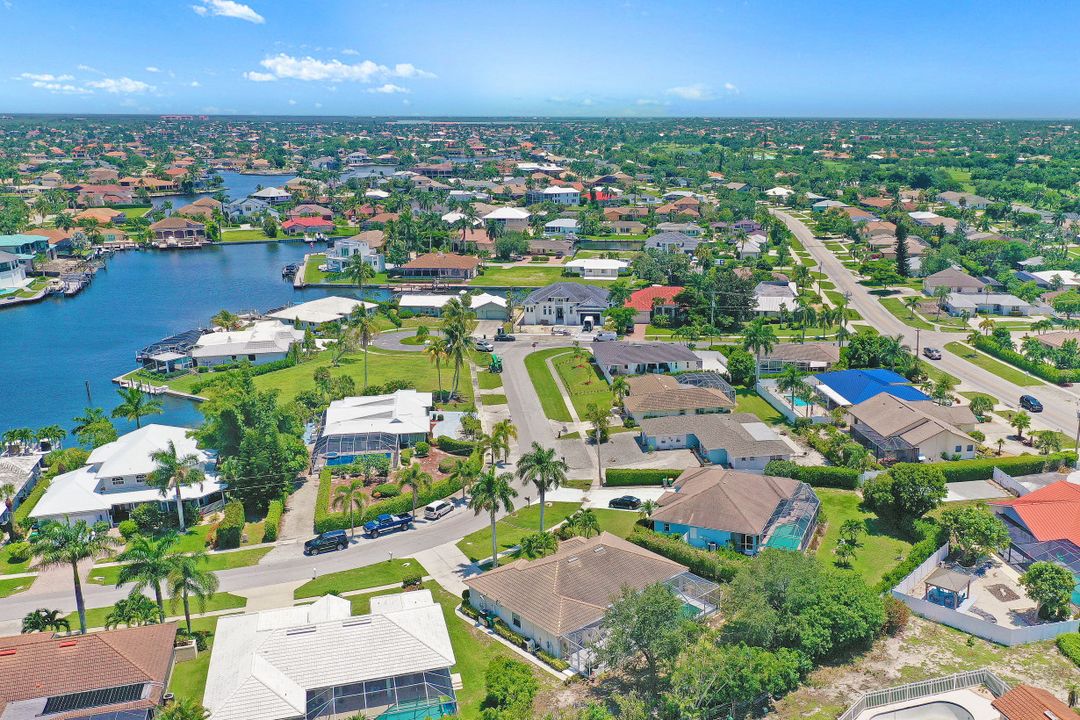 718 Fairlawn Ct, Marco Island, FL 34145