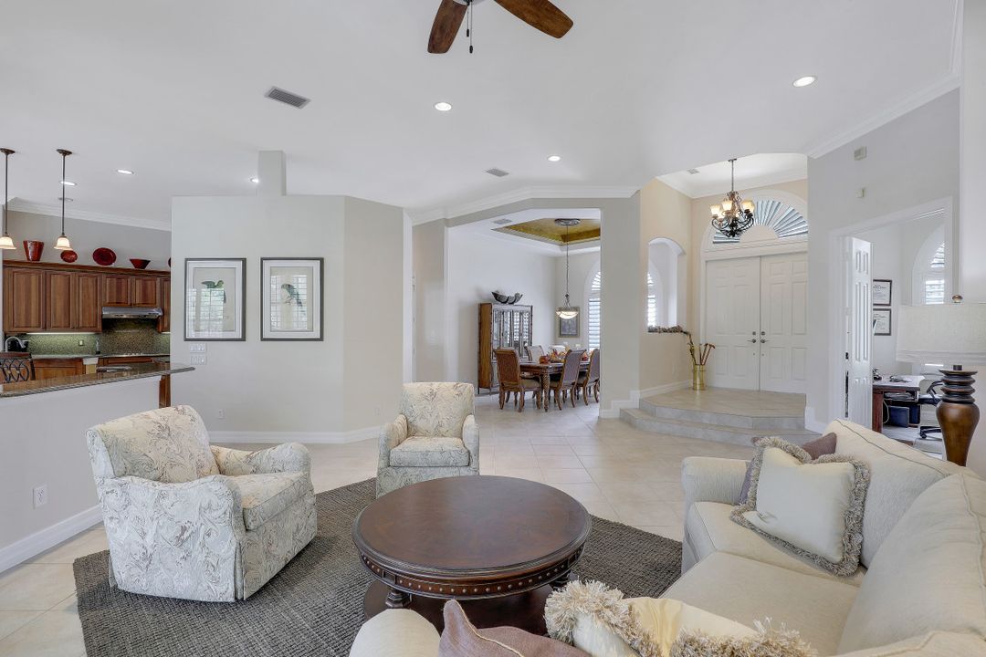 562 14th St SE, Naples, FL 34102