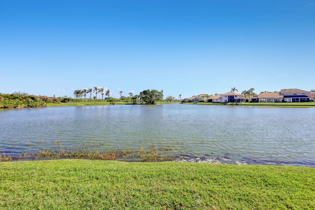 3552 Windjammer Cir #902, Naples, FL 34112