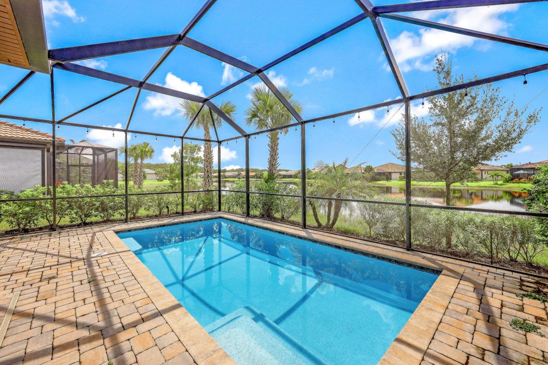 12010 Westmoreland Way, Fort Myers, FL 33913