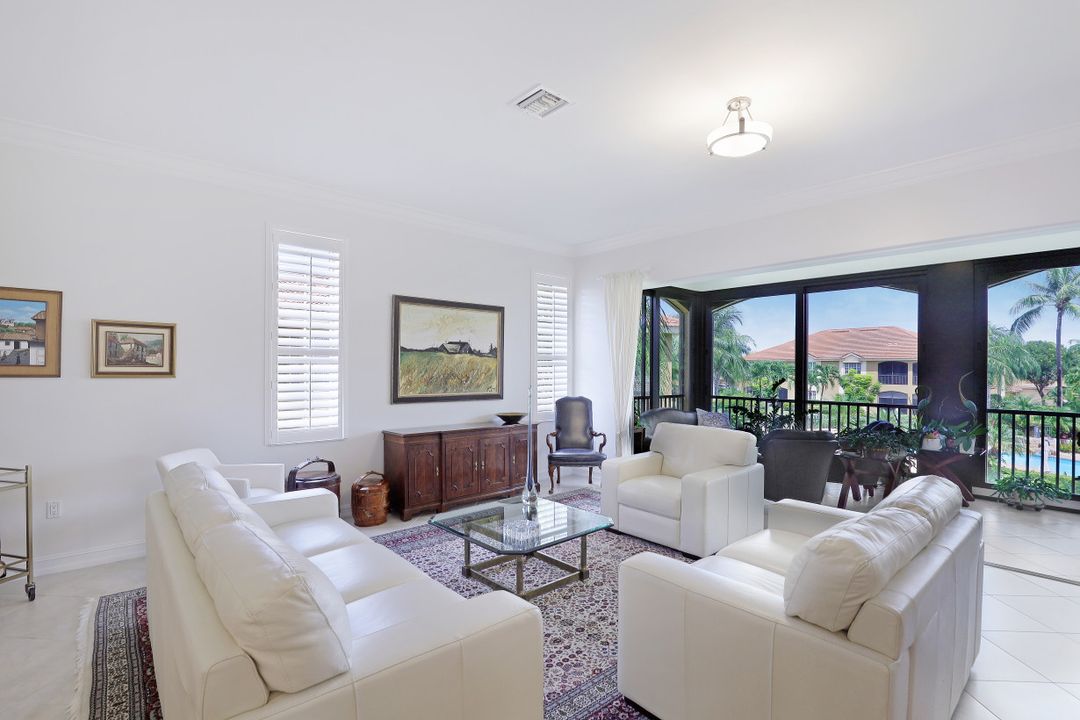 5001 Maxwell Cir #201, Naples, FL 34105