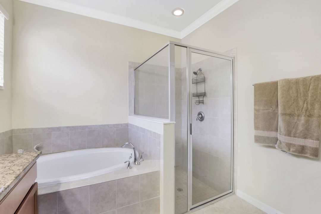 3618 Treasure Cove Cir, Naples, FL 34114