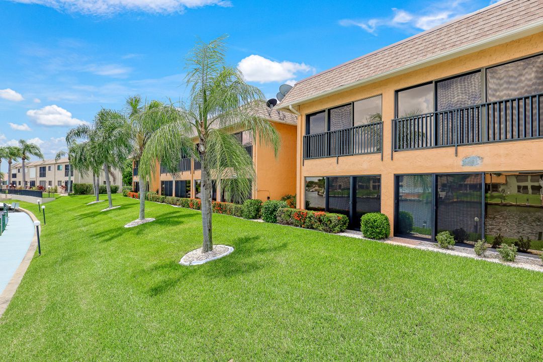 3703 SE 10th Ave, Cape Coral, FL 33904