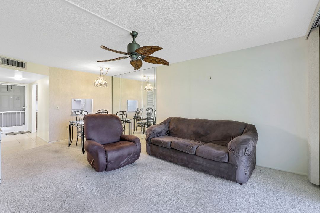 160 Turtle Lake Ct #204, Naples, FL 34105