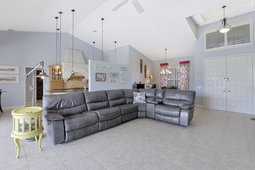 27031 Homewood Dr, Bonita Springs, FL 34135