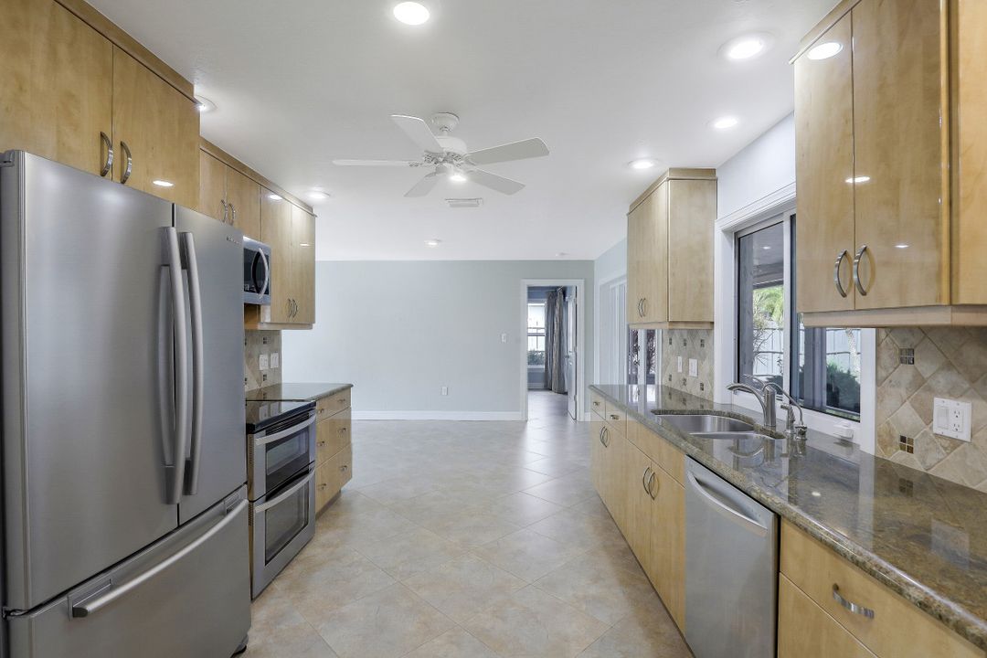 128 Coral Vine Dr, Naples, FL 34110