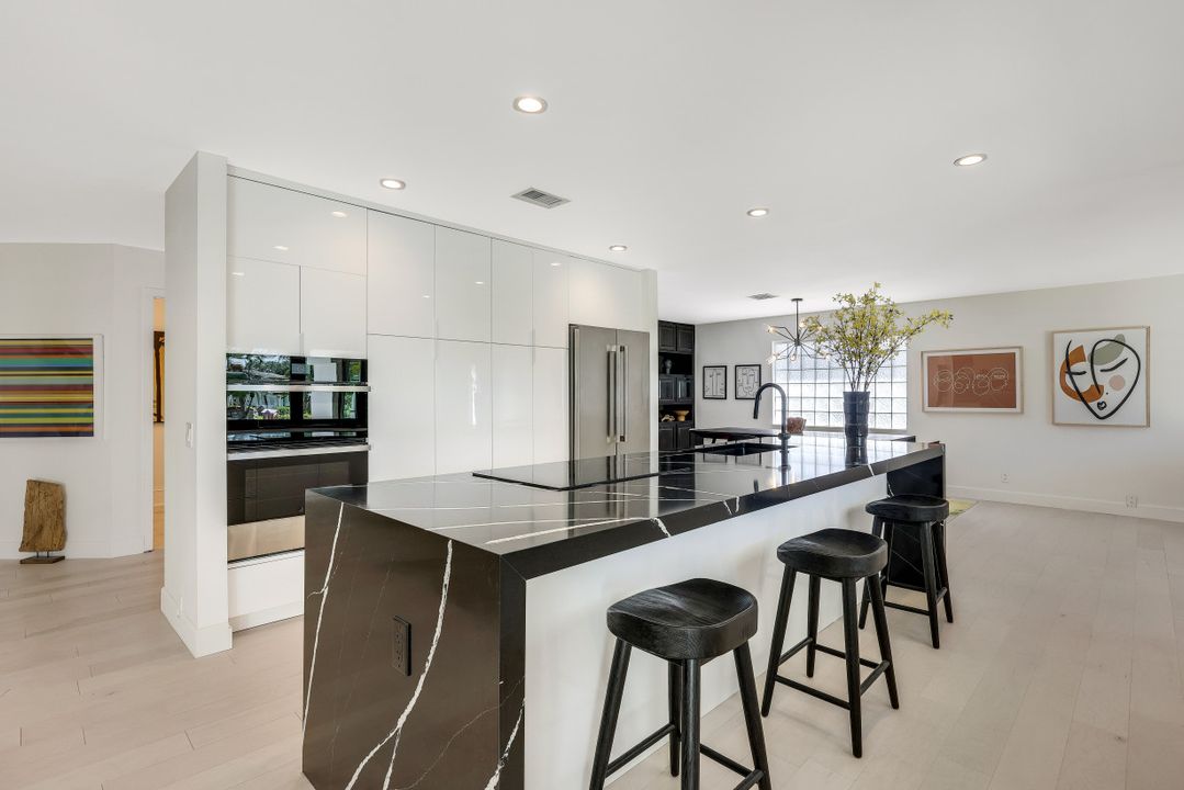 70 Thorncrest Ln, Naples, FL 34113