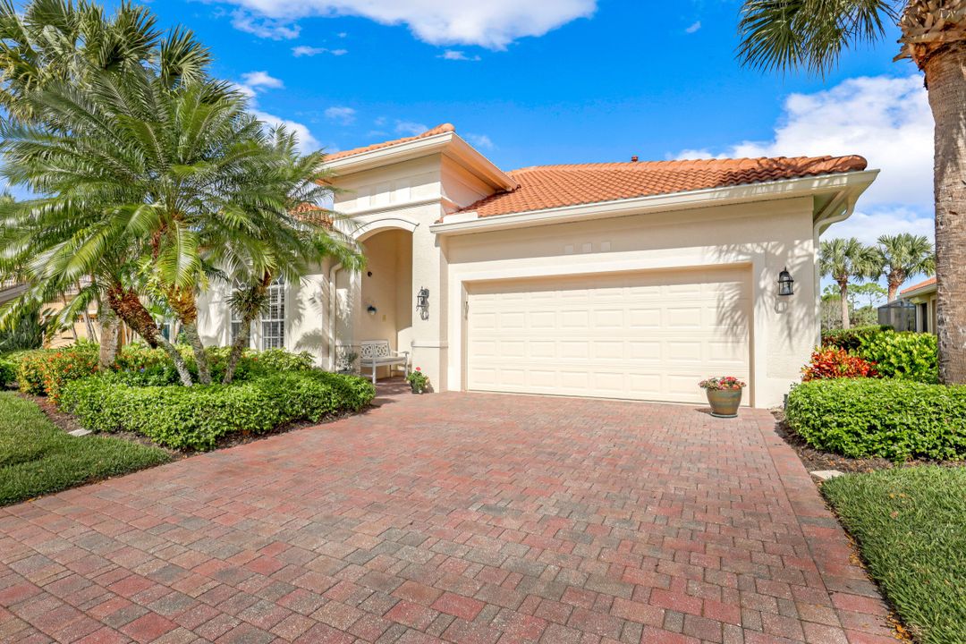 9114 Falling Leaf Dr, Bonita Springs, FL 34135